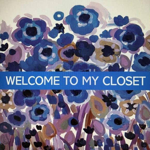 Posh Ambassador, Top rated seller, Fast shipper 💕 - Picture 1 of 4